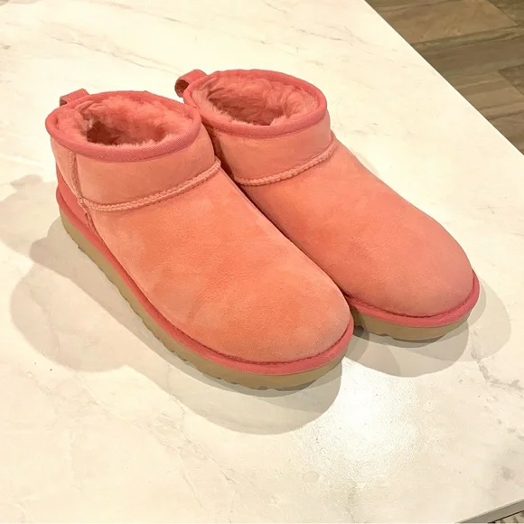 UGG Classic Ultra Mini - Picture 3 of 7